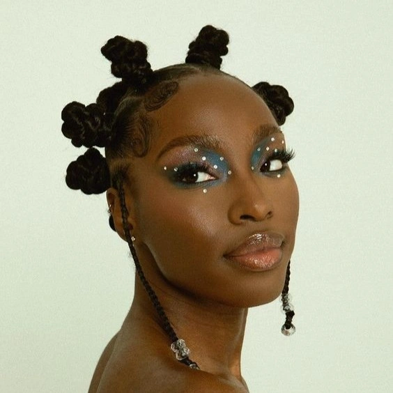 bantu knots hairstyles Minimalist Knots with Delicate Face-Framing Braids