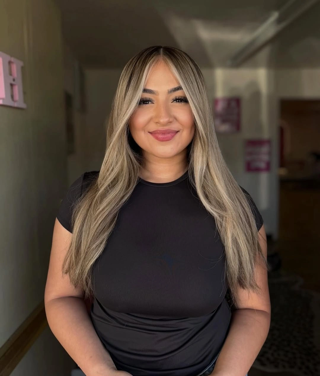 beige blond hair color Face-Framing Beige Blonde That Brightens Every Smile