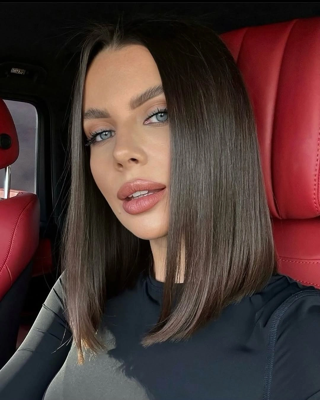 bobbed haircut for women Glossy Center-Part Lob with Luxury Shine