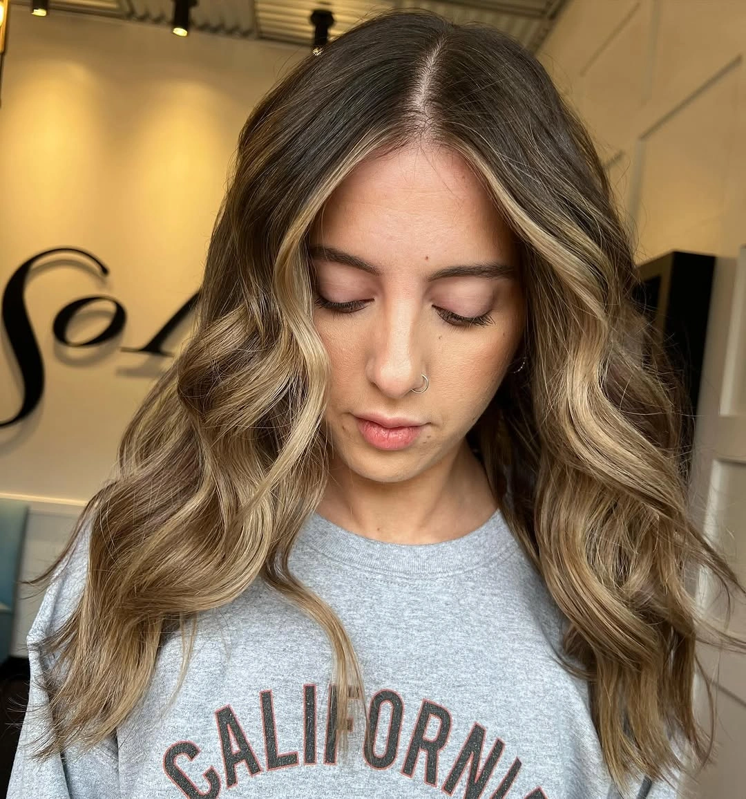 dirty blonde hair color Classic Dirty Blonde Waves With Bright Money Pieces