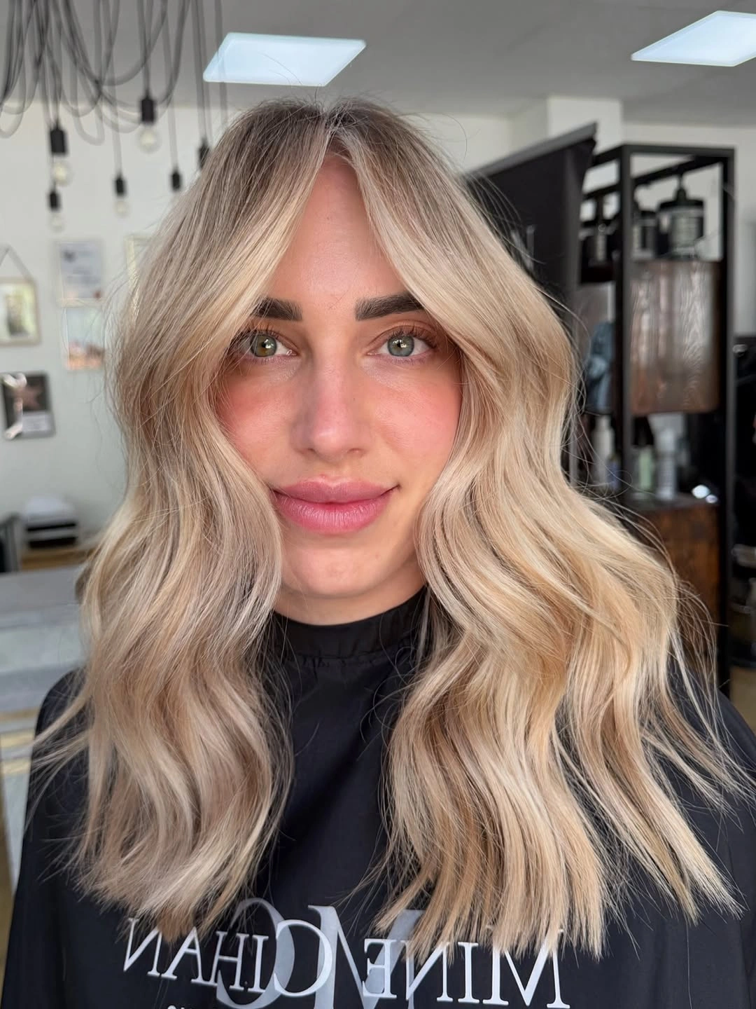 Fall blonde hair colour 2026 Creamy Champagne Blonde with Soft Money Pieces