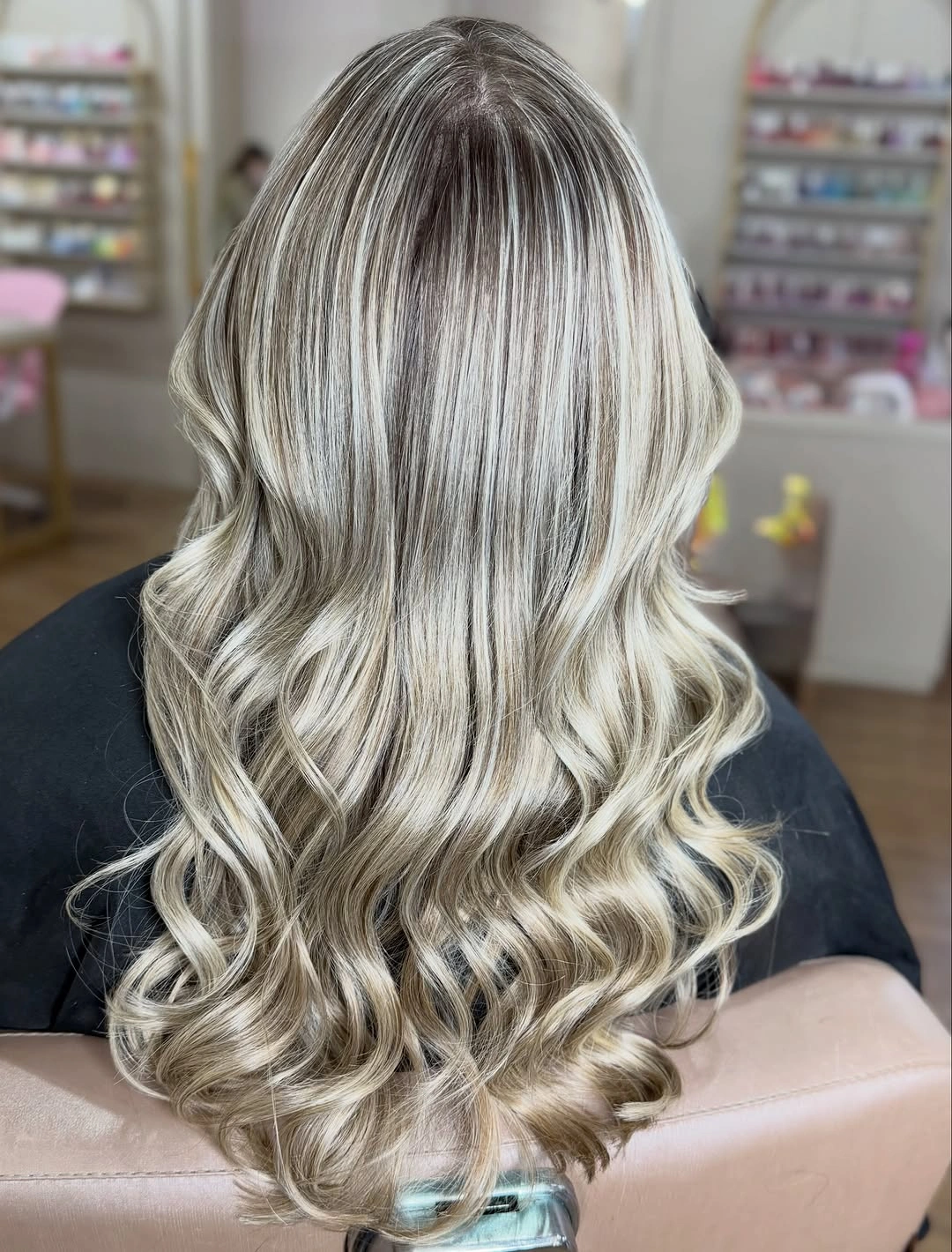 Fall blonde hair colour 2026 Smoky Pearl Blonde with Dimensional Lowlights