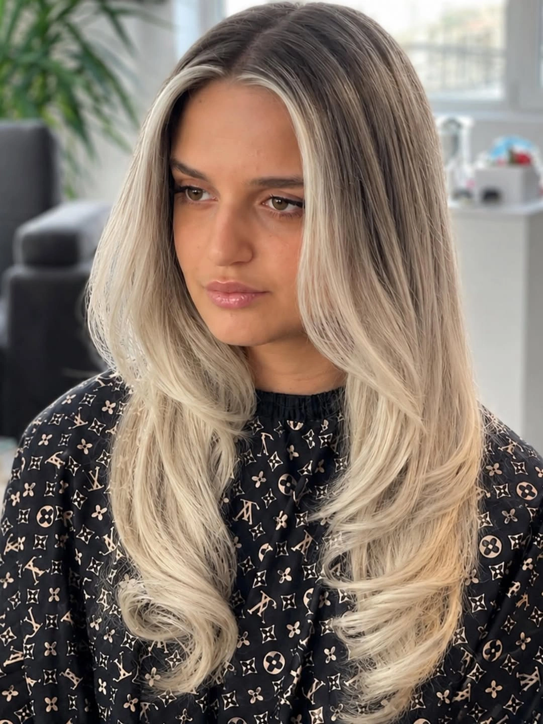 Fall blonde hair colour 2026 Cool Shadow Root Blonde with Face-Framing Brightness