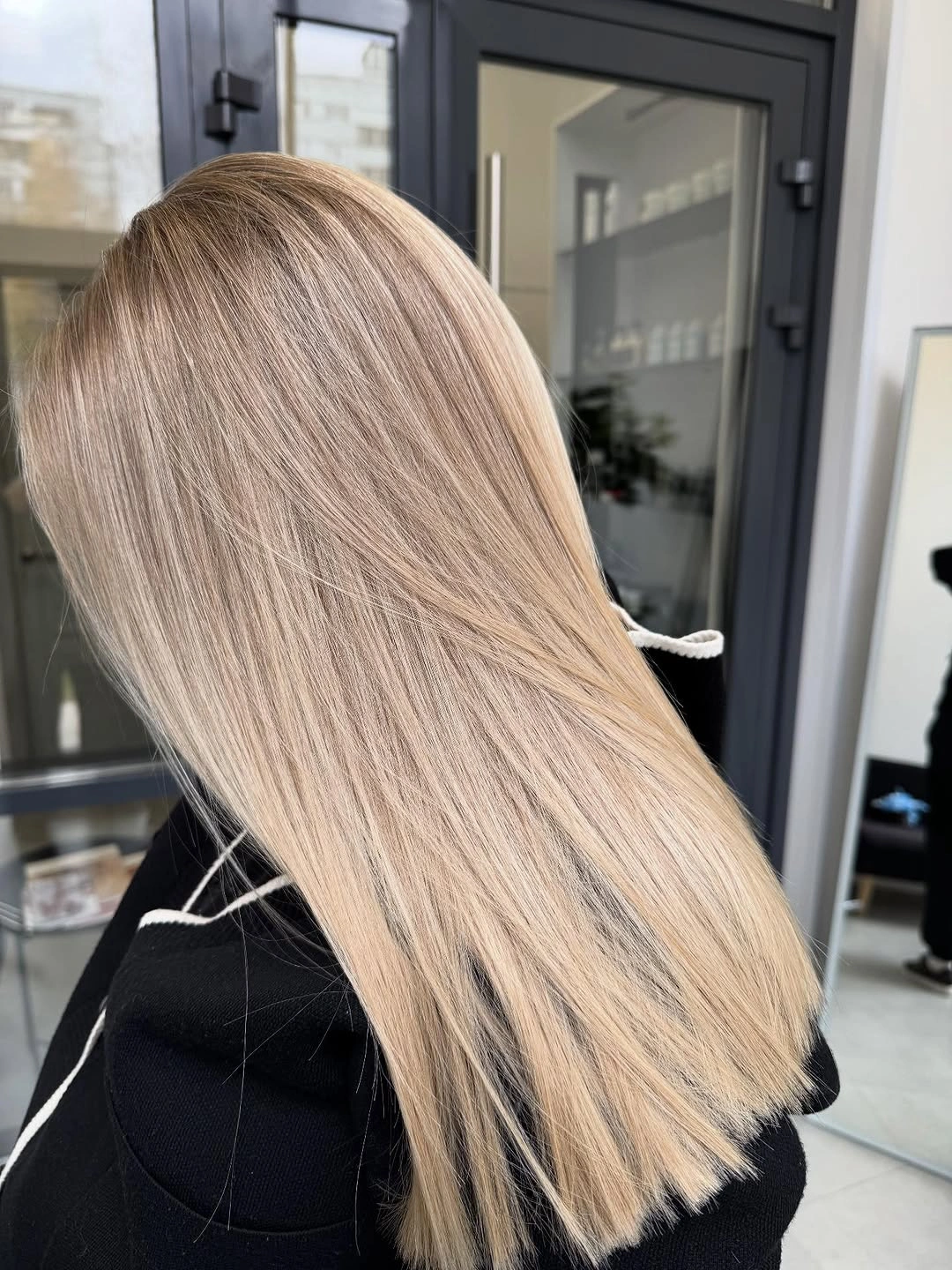 Fall blonde hair colour 2026 Silky Vanilla Blonde for Sleek Straight Hair
