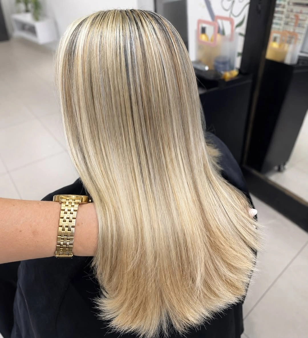 Fall blonde hair colour 2026 Soft Root Melt Blonde with Feathered Ends
