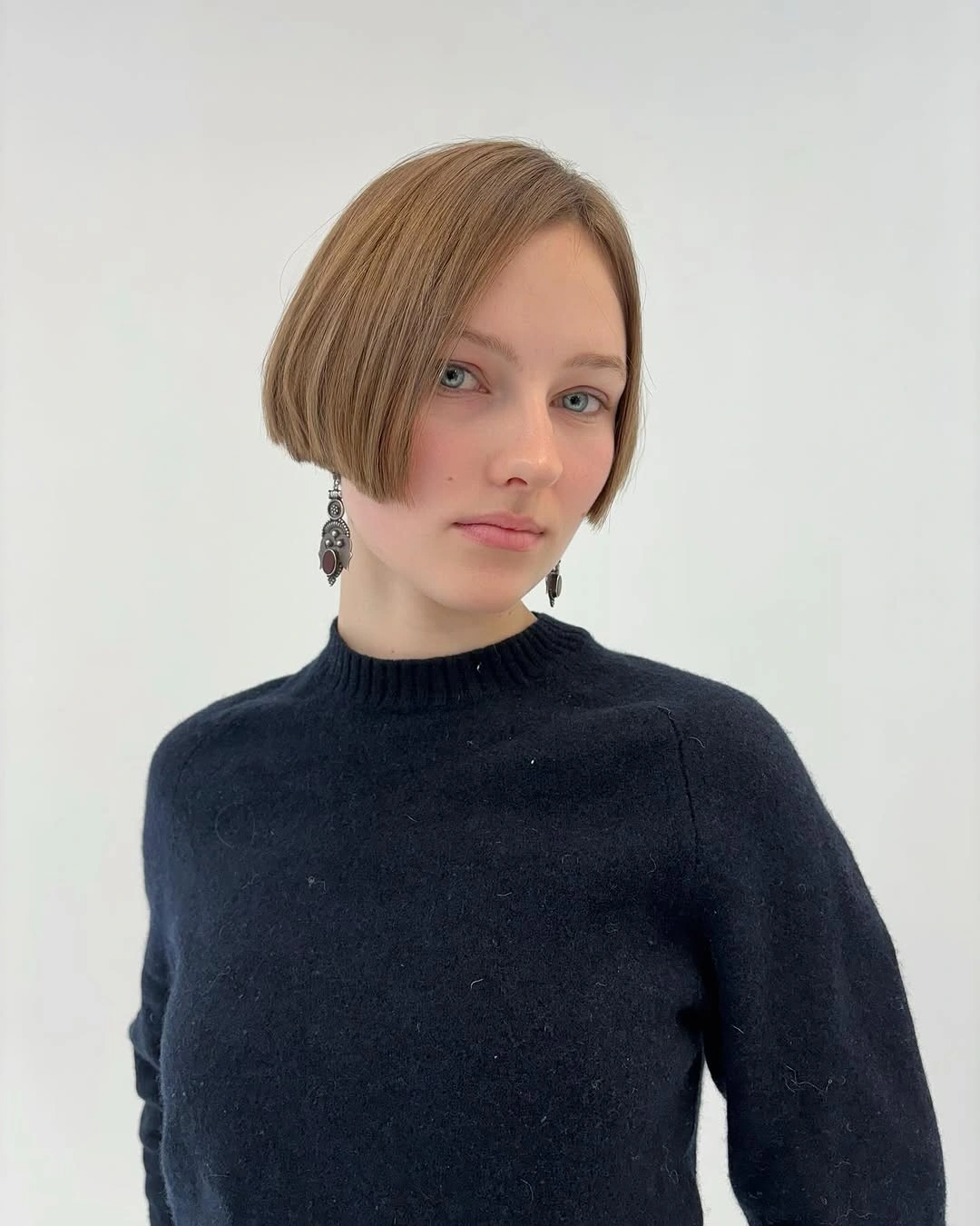 fall bob haircut ideas 2026 Elegant Precision Bob With a Deep Side Part