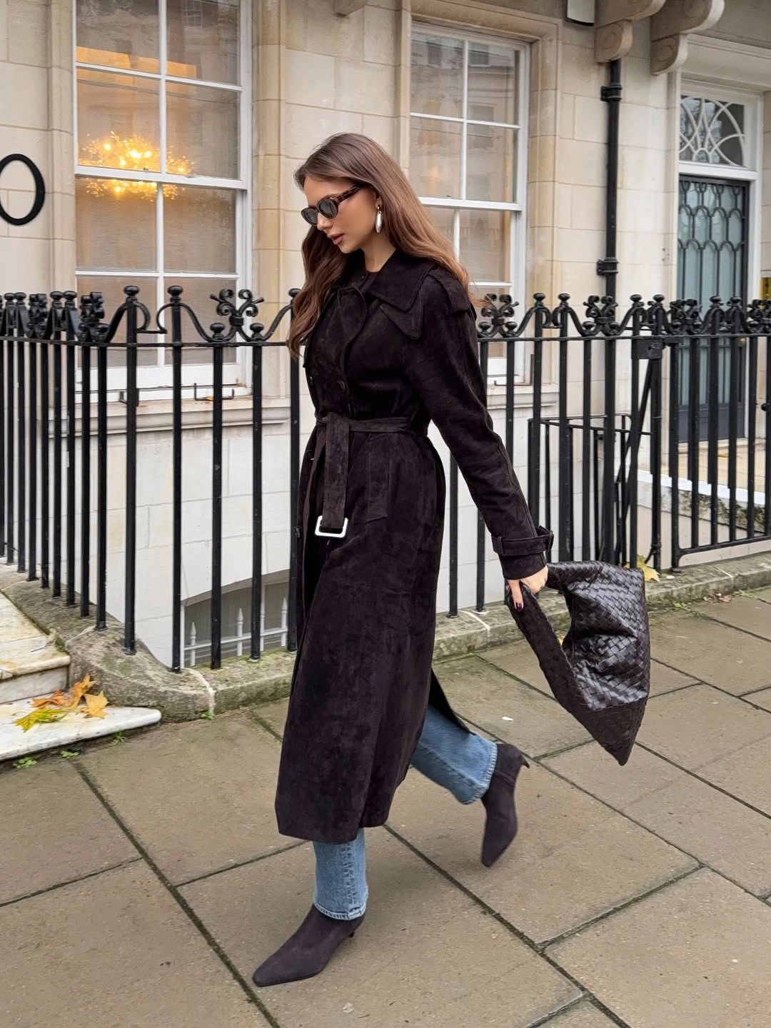 fall classy outfits women 2026 The Statement Black Trench That Elevates Everyday Denim
