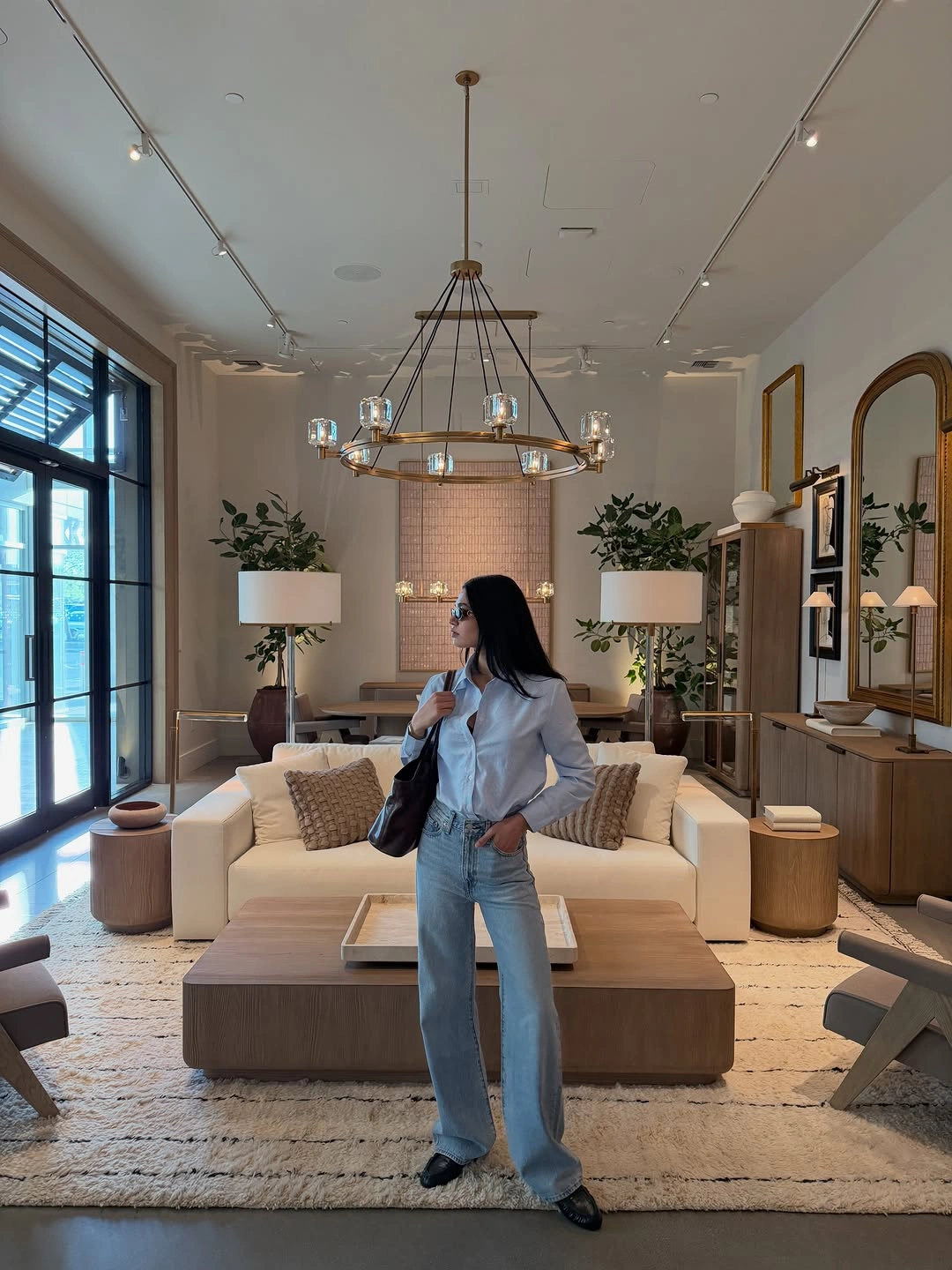 fall classy outfits women 2026 A Crisp White Shirt That Never Stops Looking Elegant