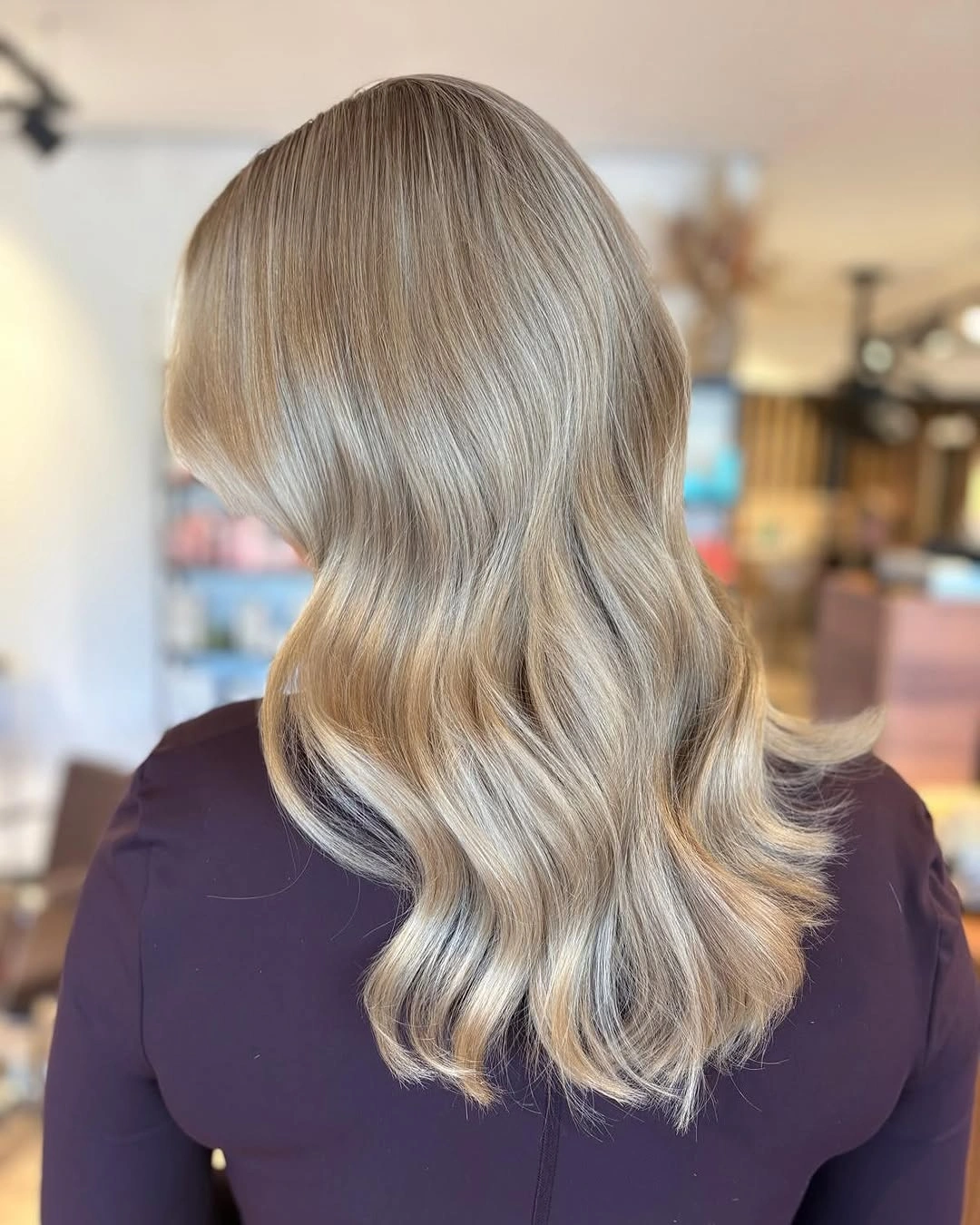 fall haircuts for women 2026 Champagne Blonde Waves with a Luxurious Finish
