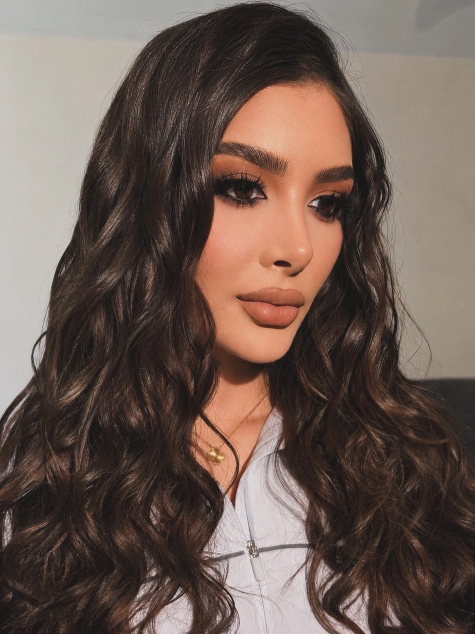 fall haircuts for women 2026 Natural Chocolate Waves That Never Go Out of Style