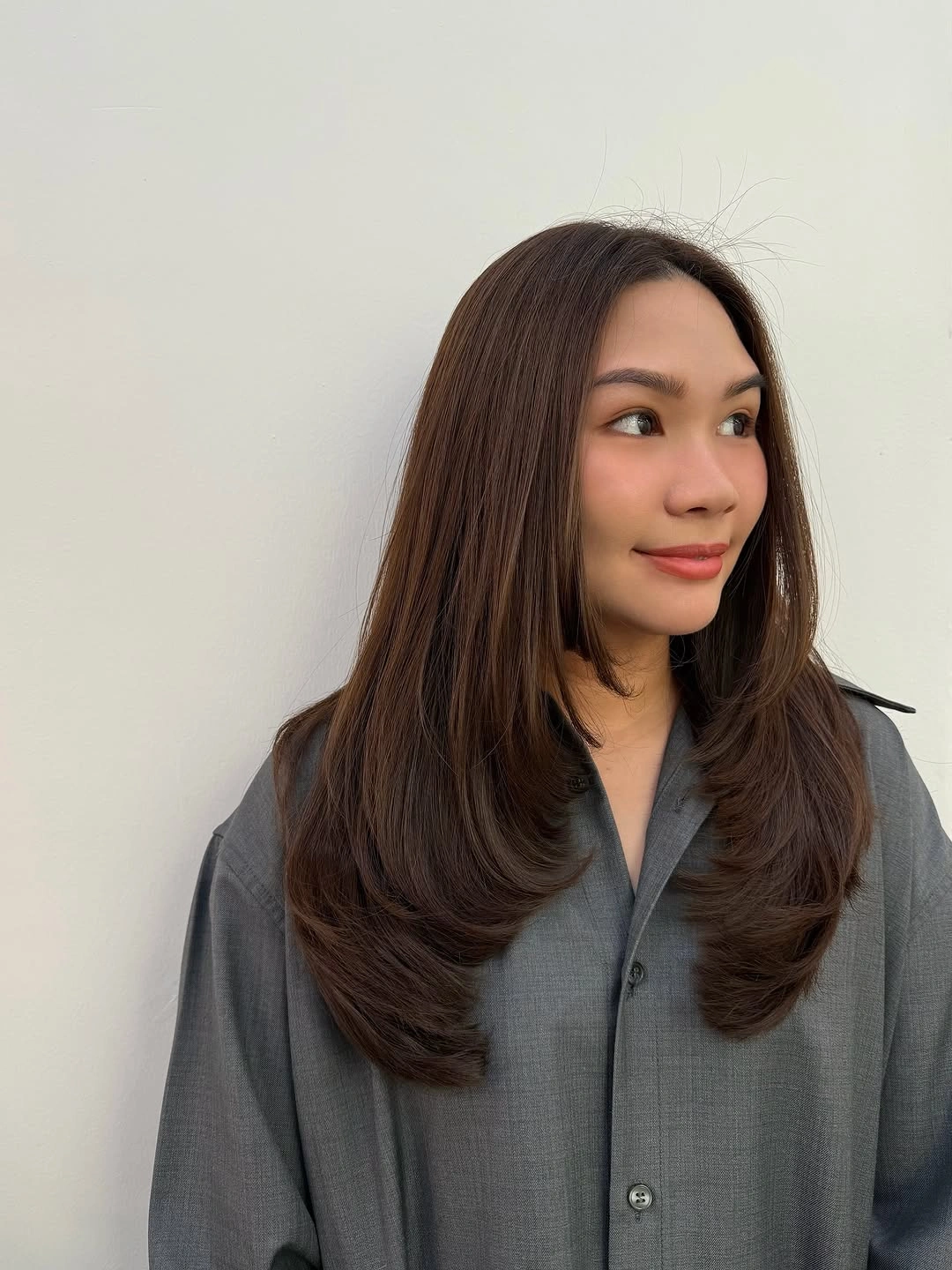 fall hairstyles 2026 Classic Long Layers With a Smooth Salon Blowout