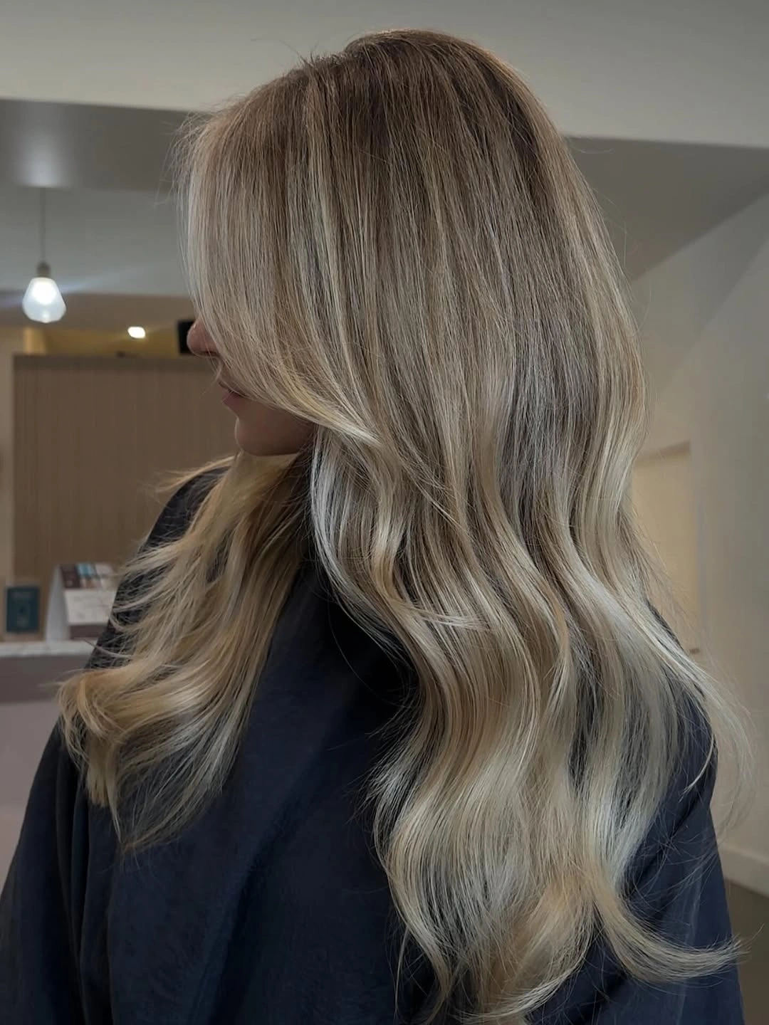 fall hairstyles 2026 Soft Scandinavian Blonde Waves With Effortless Dimension