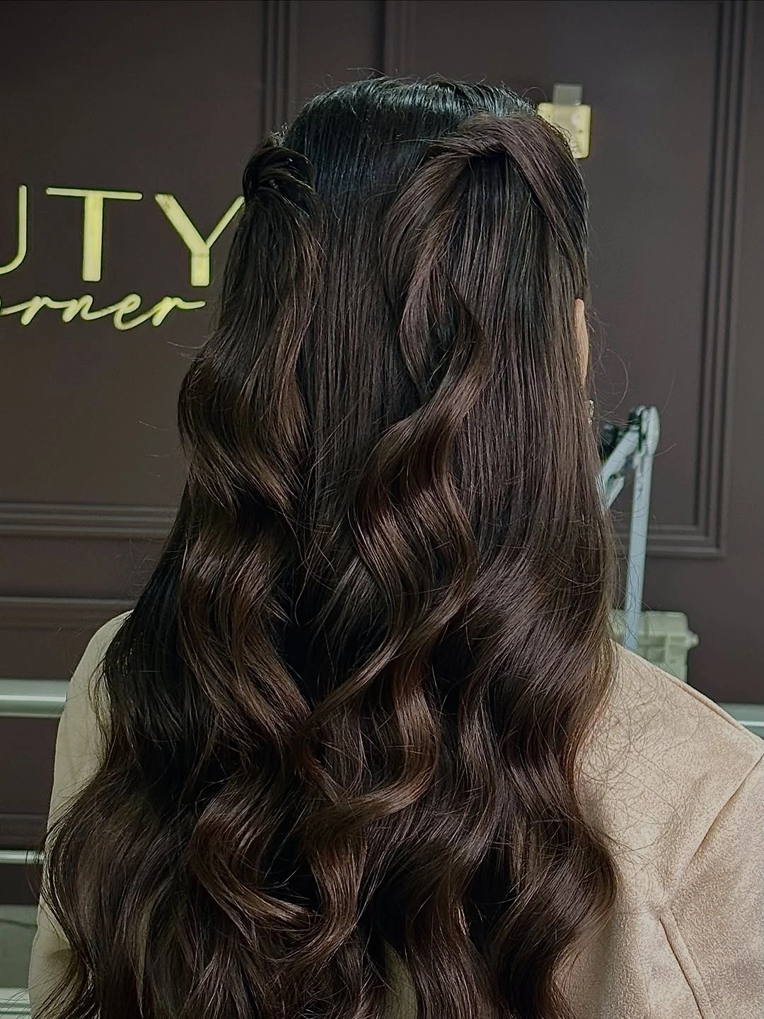fall hairstyles for long hair 2026 Loose Romantic Half-Up Waves for Everyday Fall Beauty