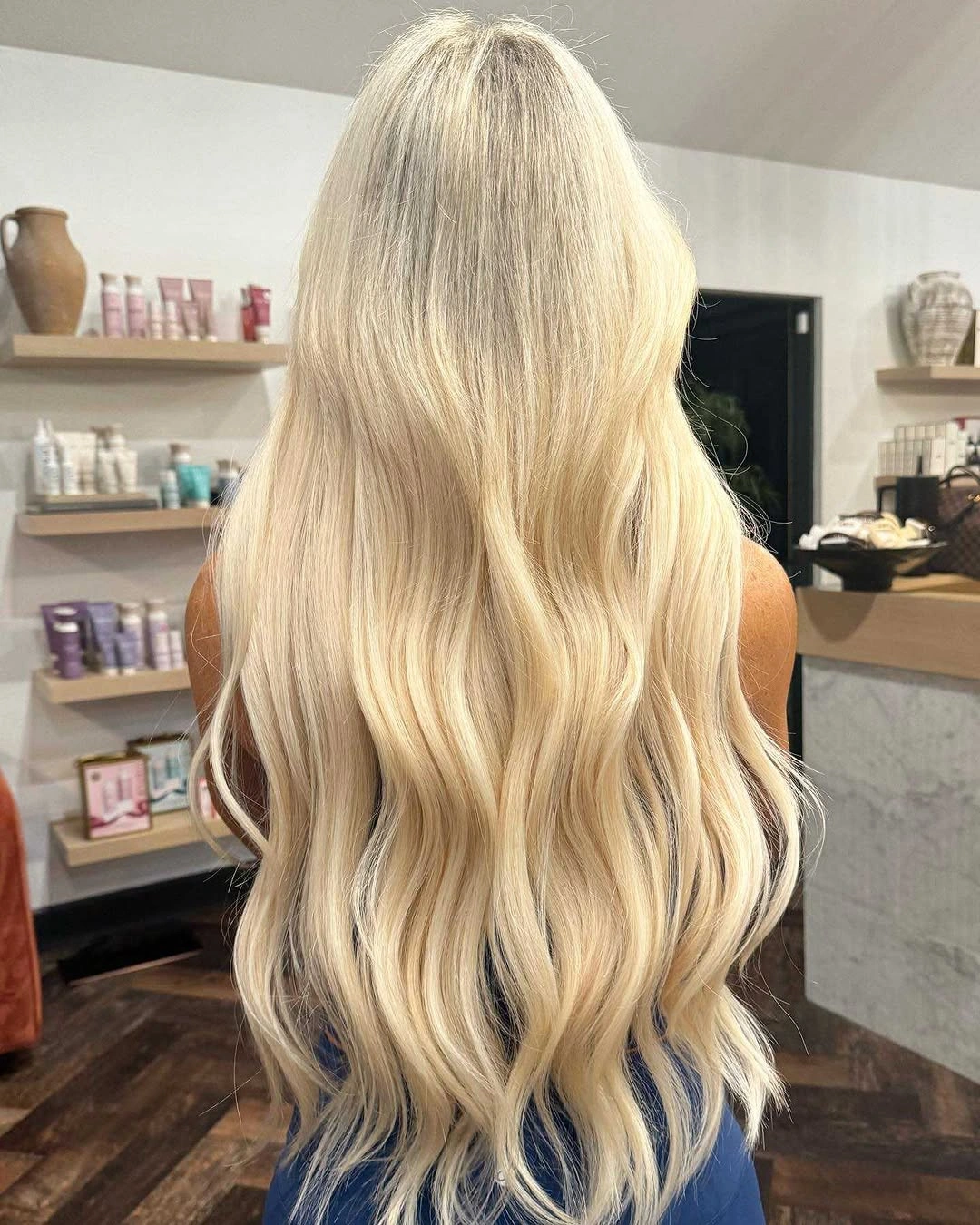 fall hairstyles for long hair 2026 Soft Champagne Blonde Waves With Effortless Movement