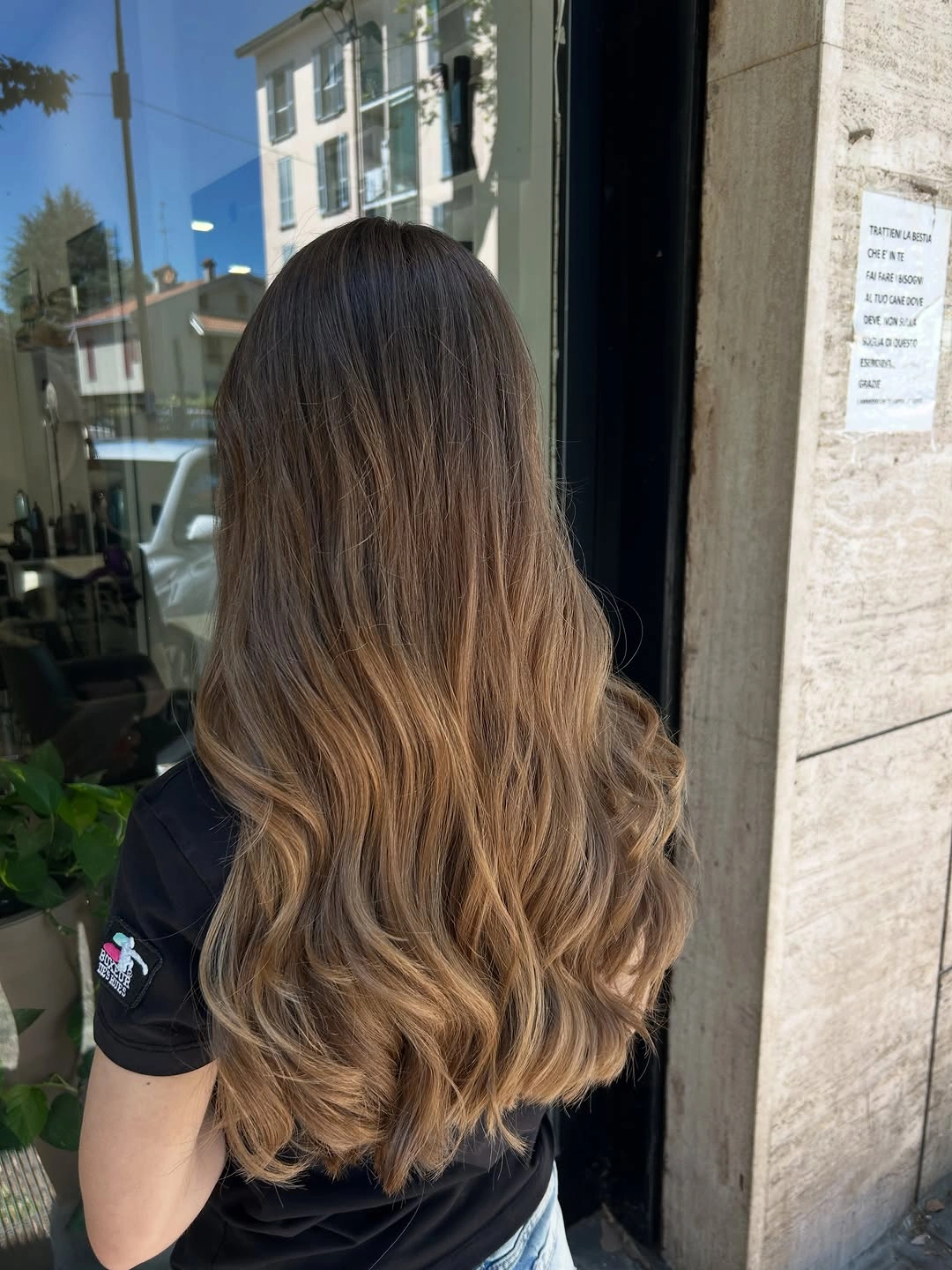 fall hairstyles for long hair 2026 Mocha Balayage Waves for an Effortlessly Chic Fall Look