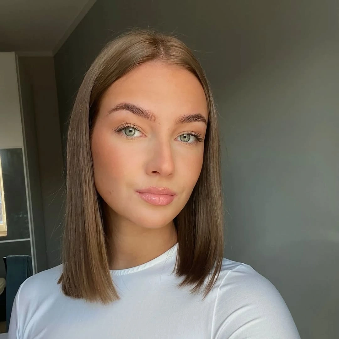 fall medium haircuts 2026 Minimalist Blunt Lob That Never Goes Out of Style