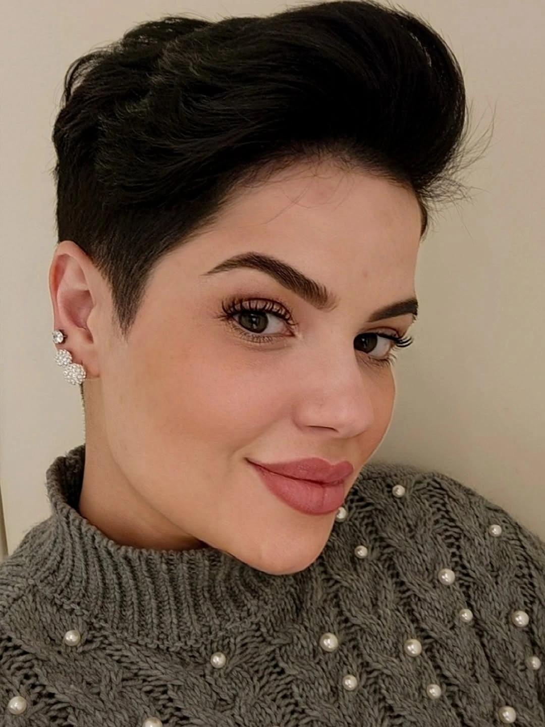 fall pixie haircut ideas 2026 Elegant Sculpted Pixie with Lifted Crown
