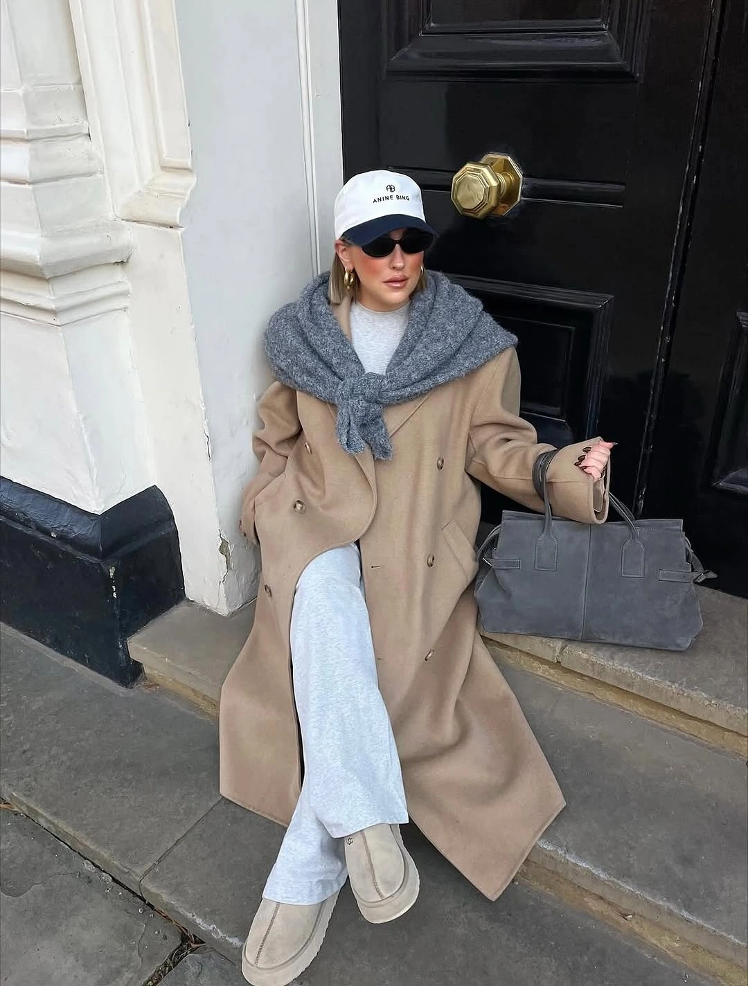 fall pregnancy outfits 2026 Relaxed Neutral Layers for Cold Weather Errands