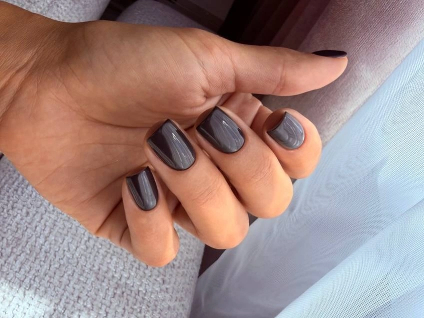 Fall short nails 2026 Smoky Brown Short Nails in a Soft Square Shape