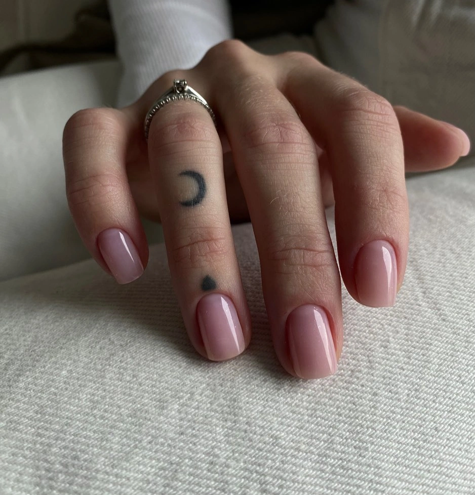 Fall short nails 2026 Sheer Rose Short Nails With Rounded Shine