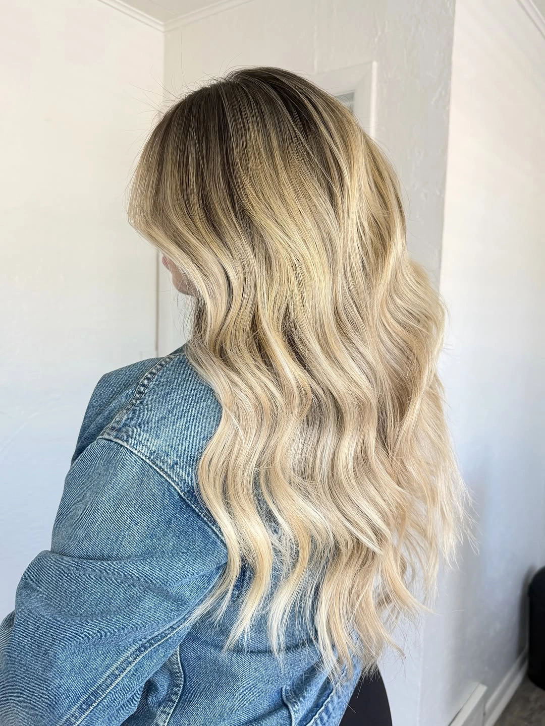 full head babylights blonde on brown hair Beige Blonde Babylights with a Soft Shadow Root