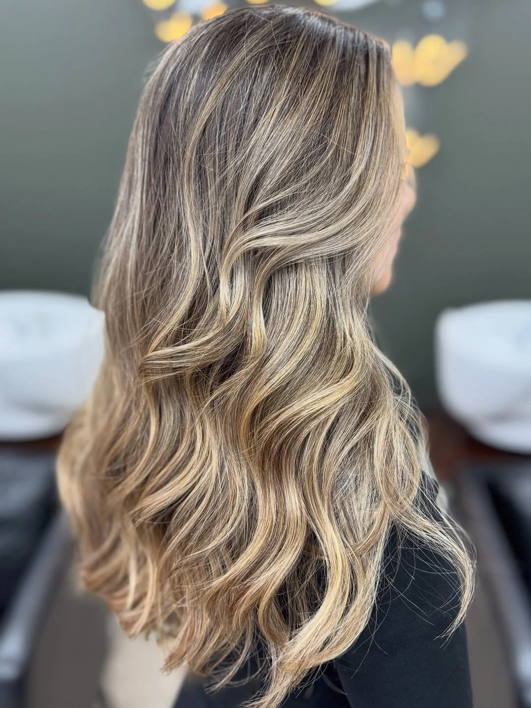 heatless curls hairstyle Dimensional Balayage Waves Full of Soft Contrast
