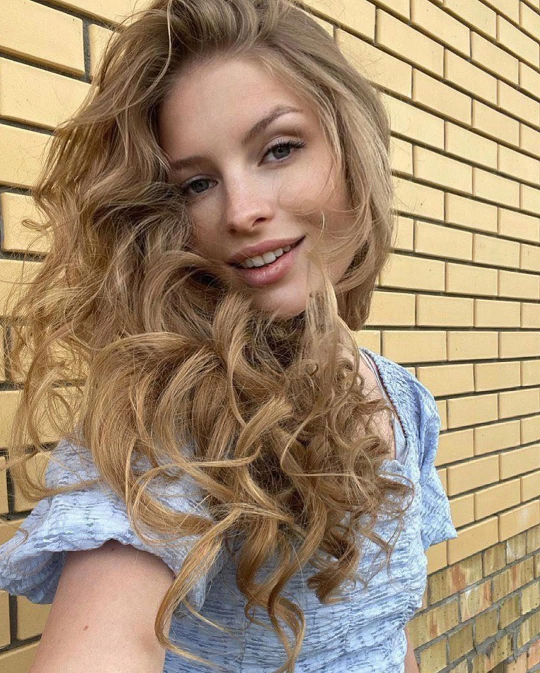 heatless curls hairstyle Playful Spiral Curls Full of Romantic Texture