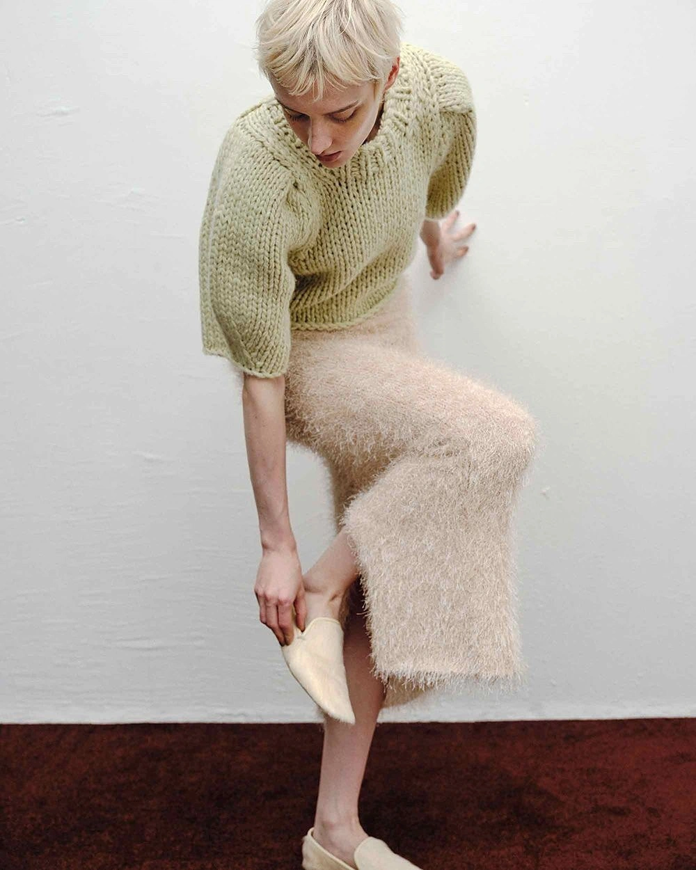knit skirt outfits fall 2026 Cozy Texture Mixing With a Modern Cream Knit Skirt