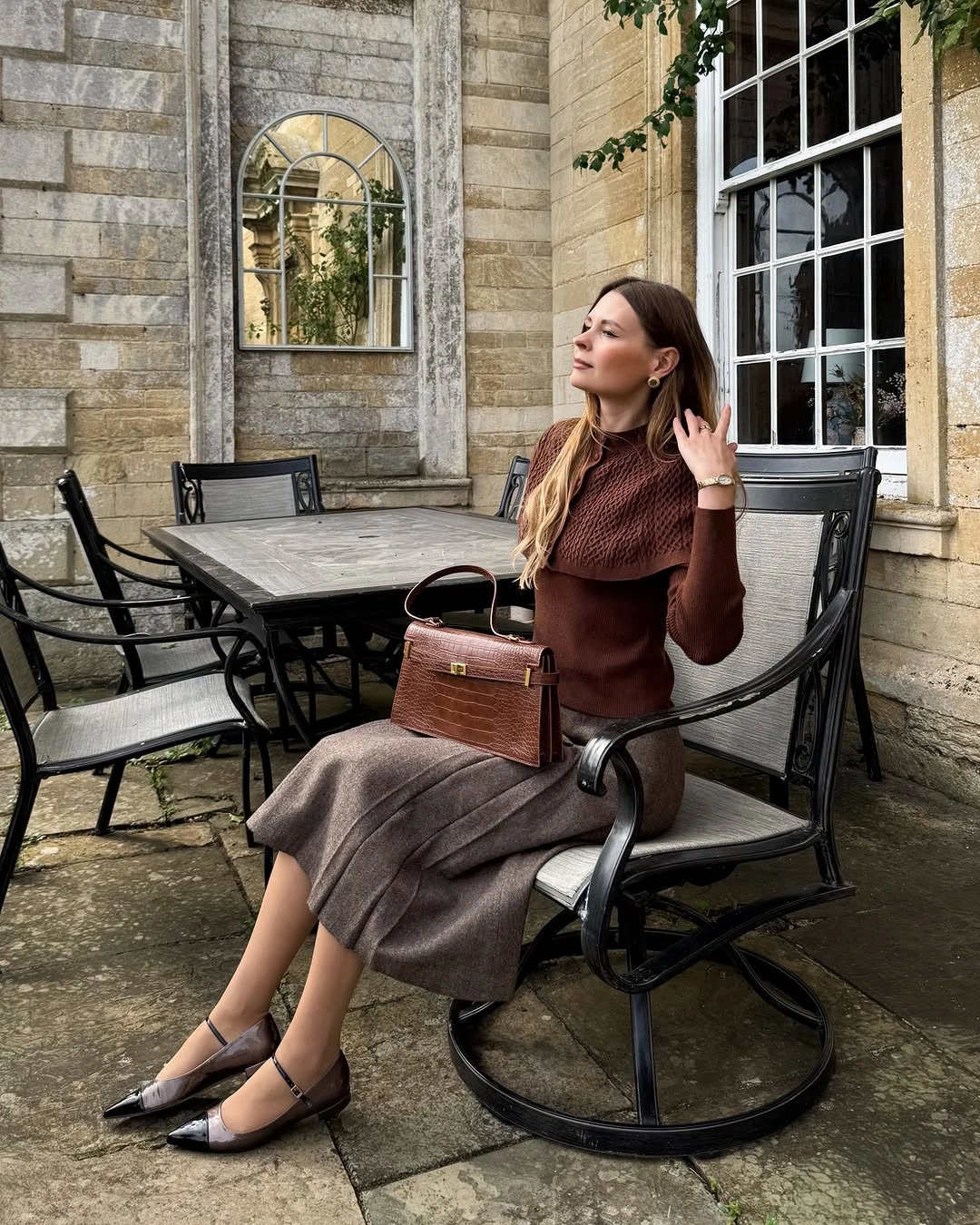 midi skirt fall outfit 2026 Brown Pleated Midi Skirt Outfit With Cozy Fall Texture