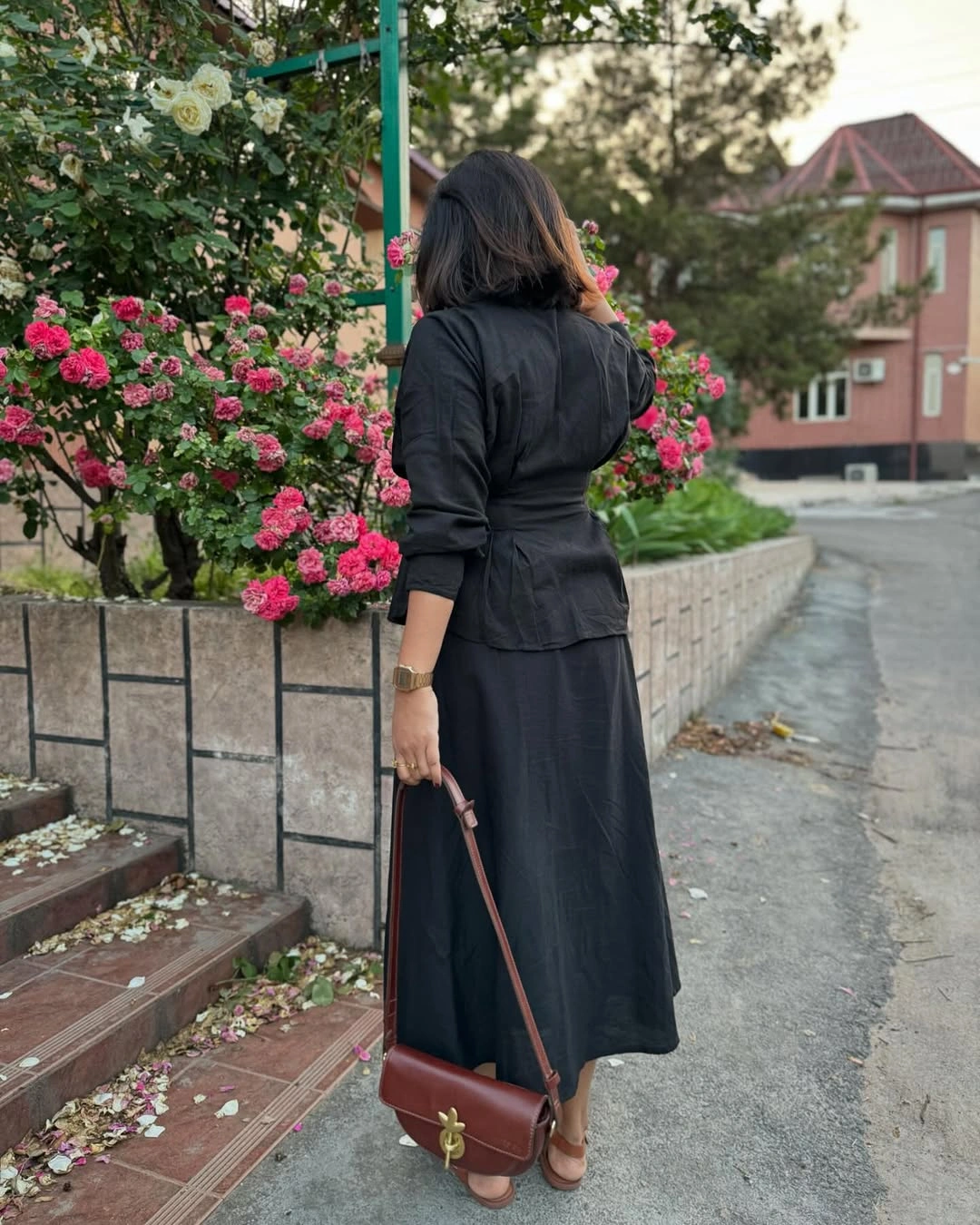 midi skirt fall outfit 2026 Minimal Black Layers That Never Go Out of Style