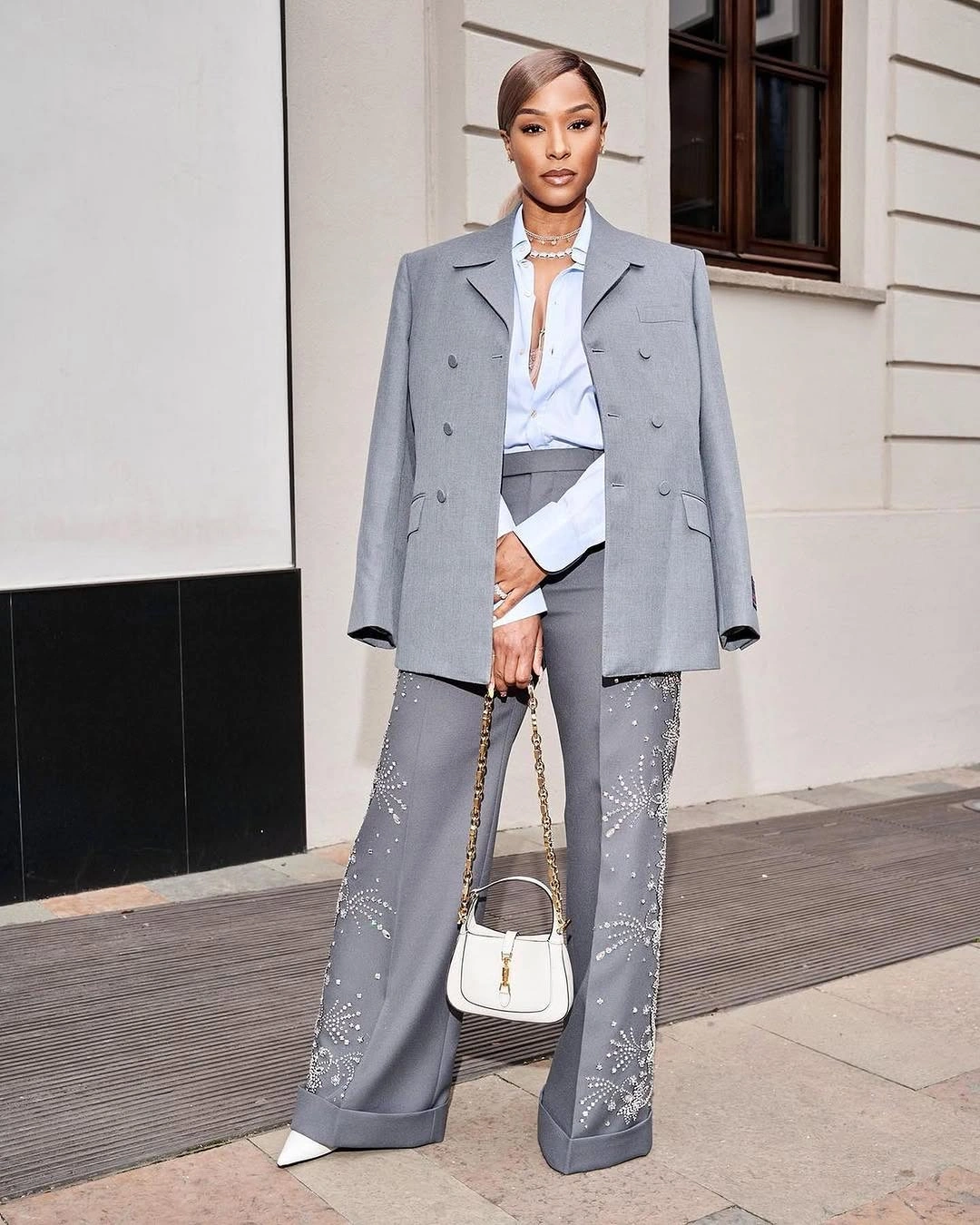 modest fall outfits 2026 Soft Gray Tailoring That Redefines Quiet Luxury