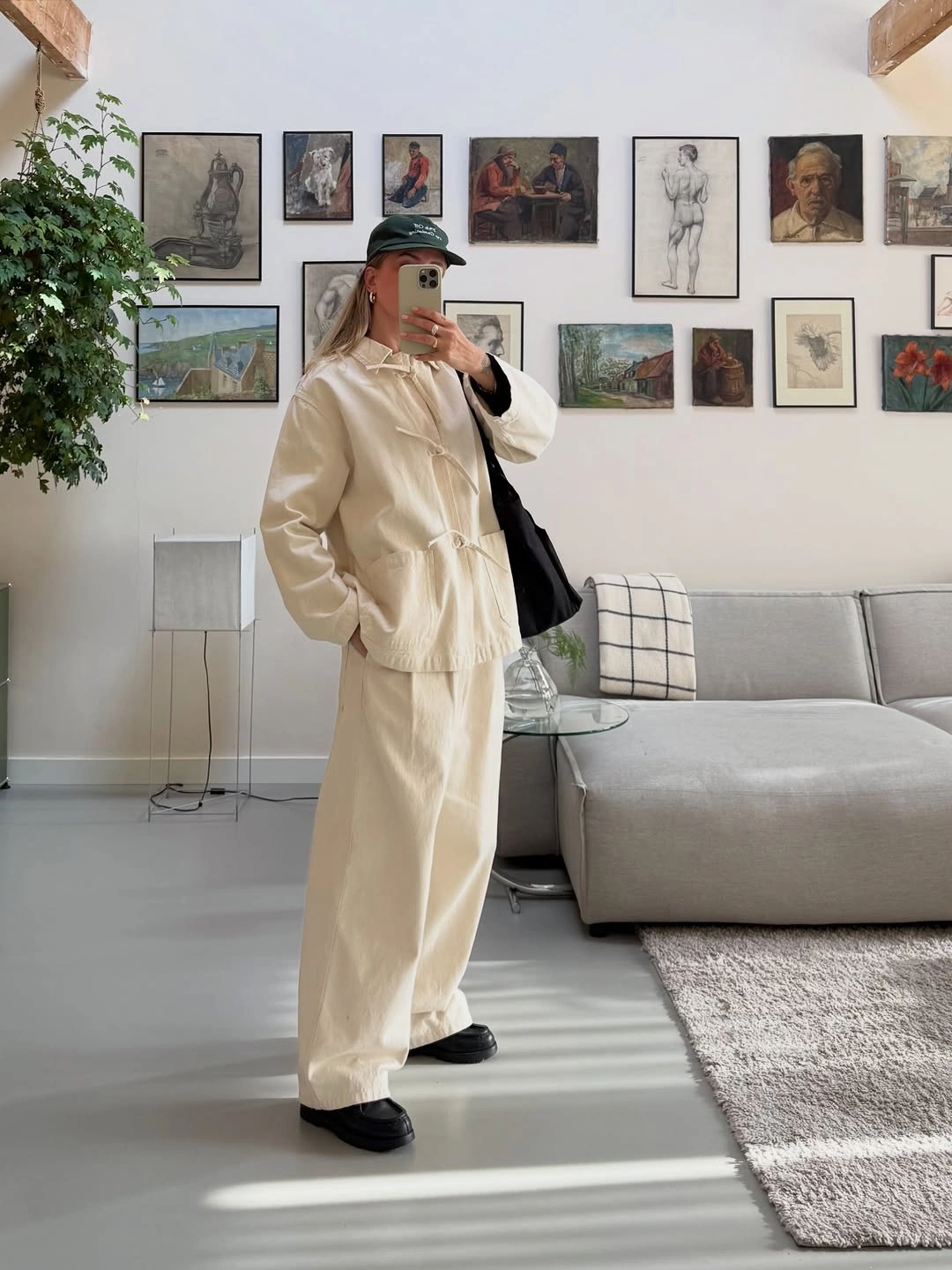 September fashion trends 2026 Ivory Oversized Set With Black Shoes