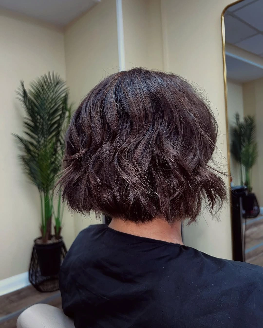 September hairstyles ideas 2026 Dark Textured Bob With Tousled Ends