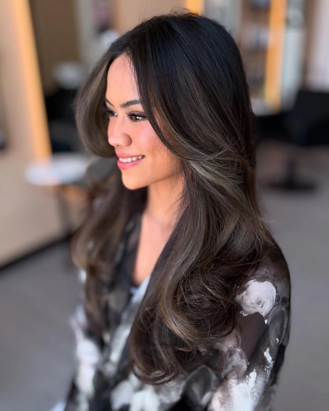 September hairstyles ideas 2026 Dark Brunette Blowout With Long Face Layers