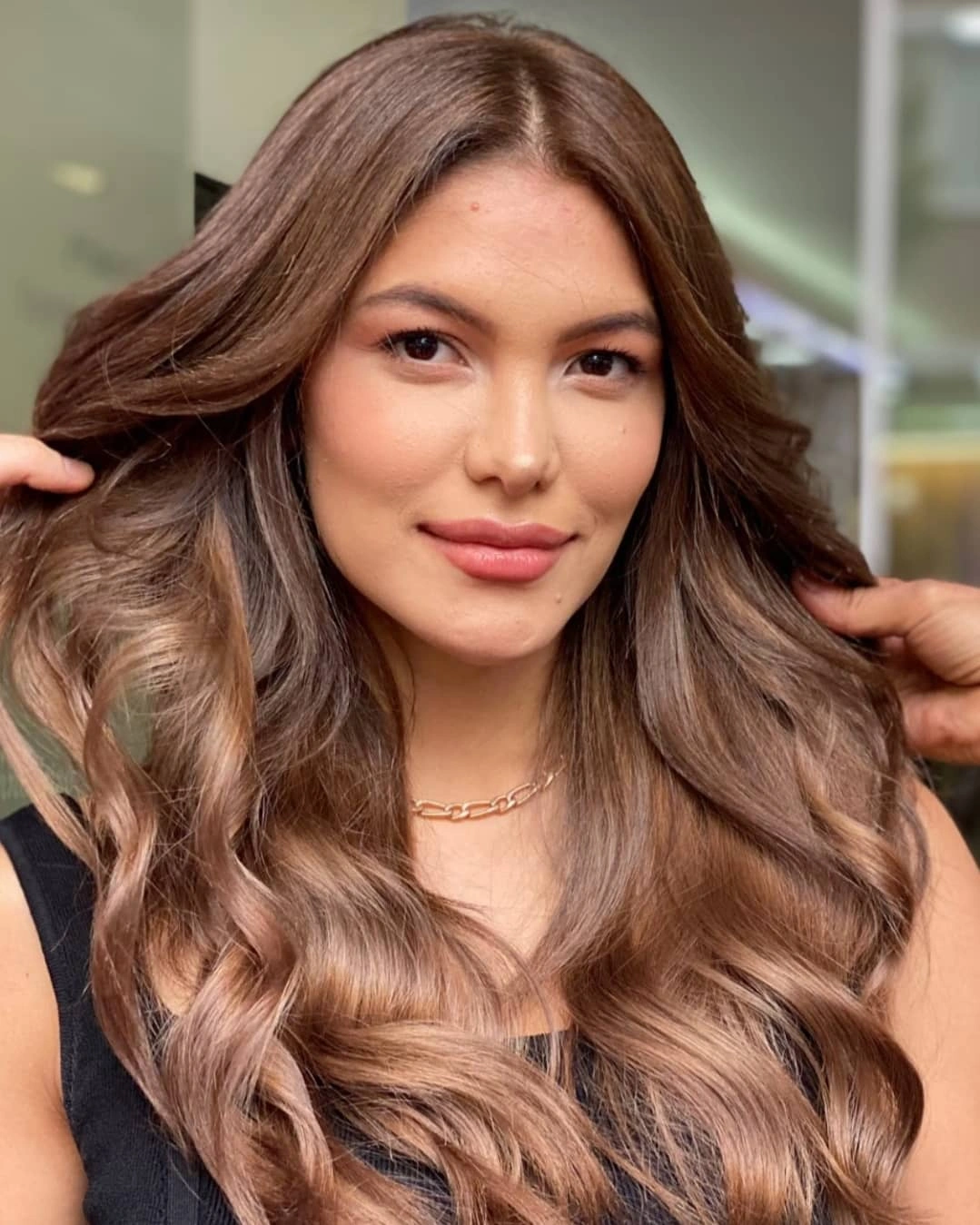 September hairstyles ideas 2026 Rose Brunette Waves With Soft Shine