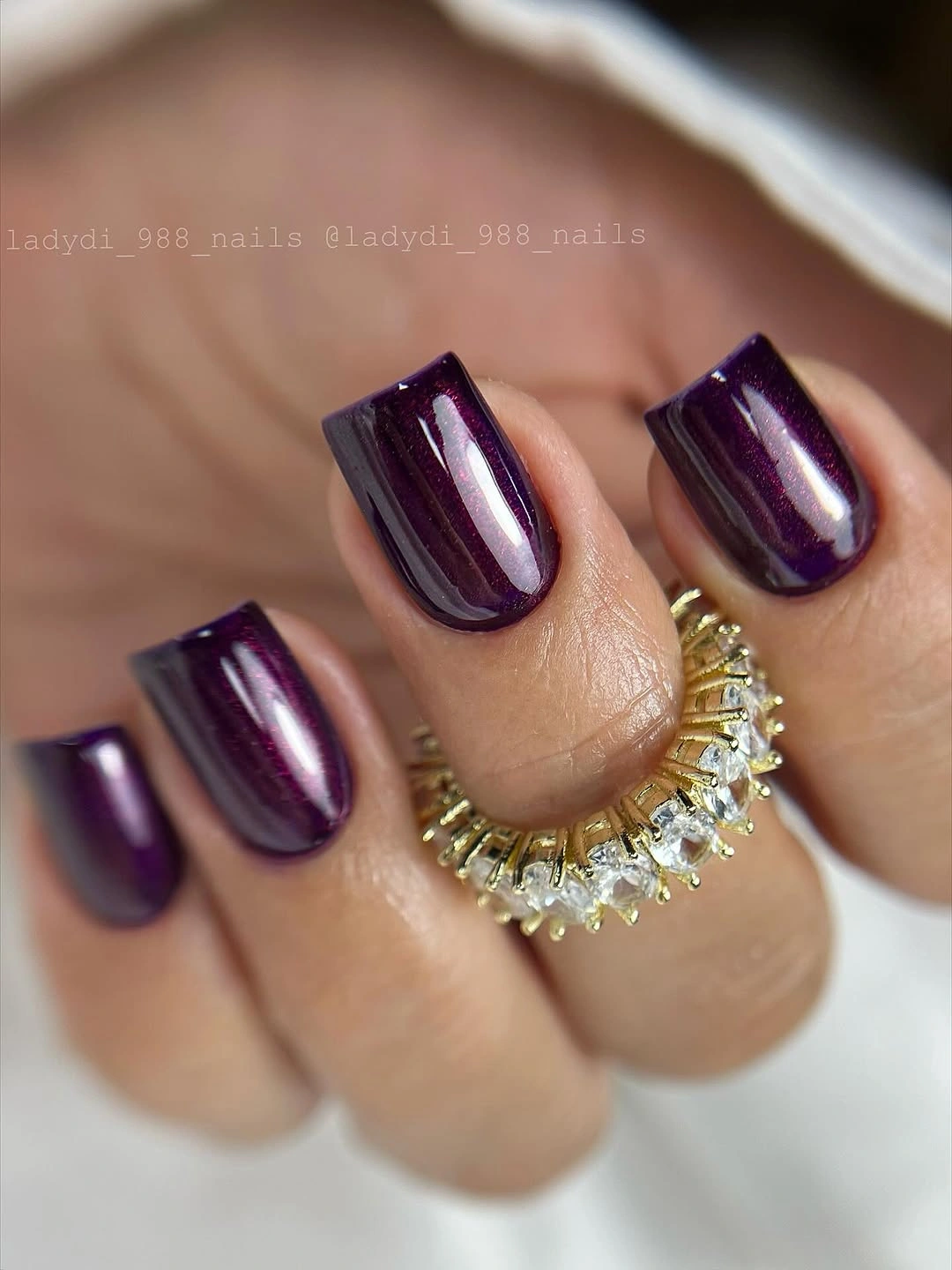 September nails color 2026 Glossy Plum Squares With Mirror-Like Highlights