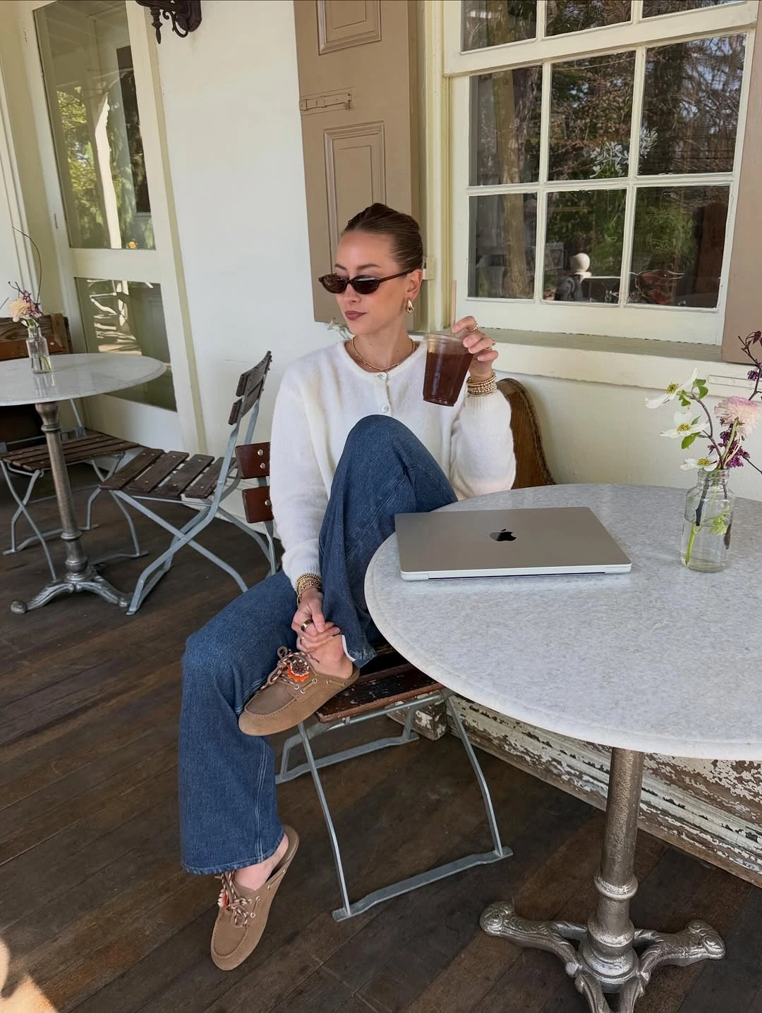 September outfits ideas 2026 White Sweater With Straight Blue Jeans
