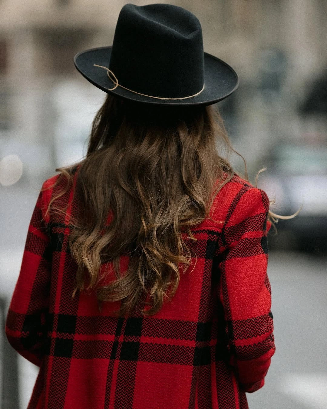 Trench coat fall outfits 2026 Classic Red Plaid Layers with a Statement Hat