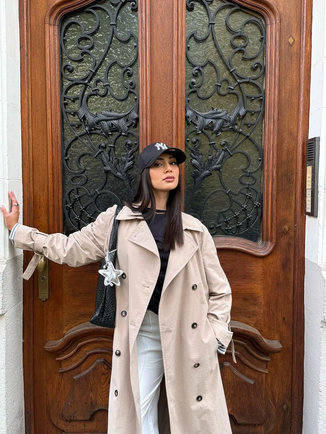 Trench coat fall outfits 2026 Beige Trench with Crisp Monochrome Basics