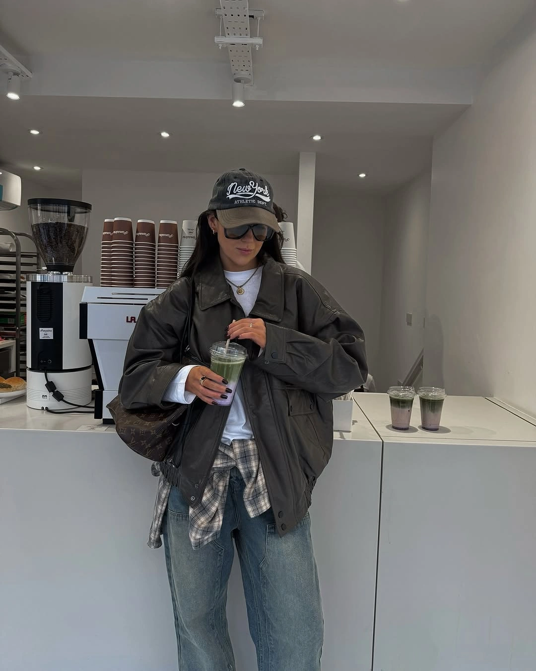 what are must-have fall outfits for 2026 Relaxed Leather Jackets Keep Street Style Feeling Effortless