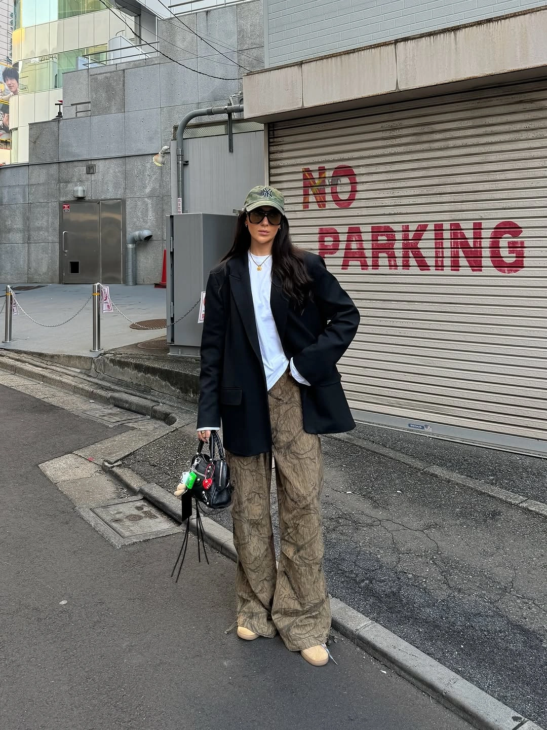 what are must-have fall outfits for 2026 Oversized Blazers and Statement Pants Bring Modern City Energy