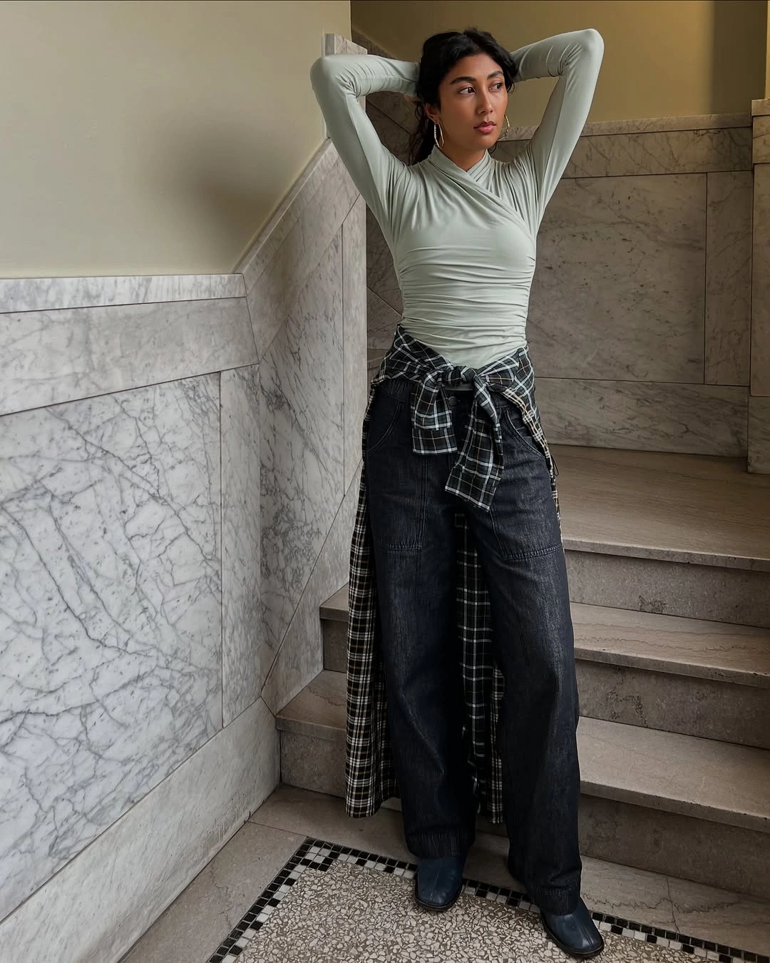 what are the best fall outfits for casual days? Modern Utility Styling with Oversized Denim