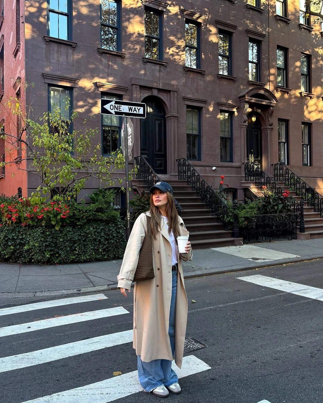what are the best fall outfits for casual days? Classic Trench Coat for Effortless City Style