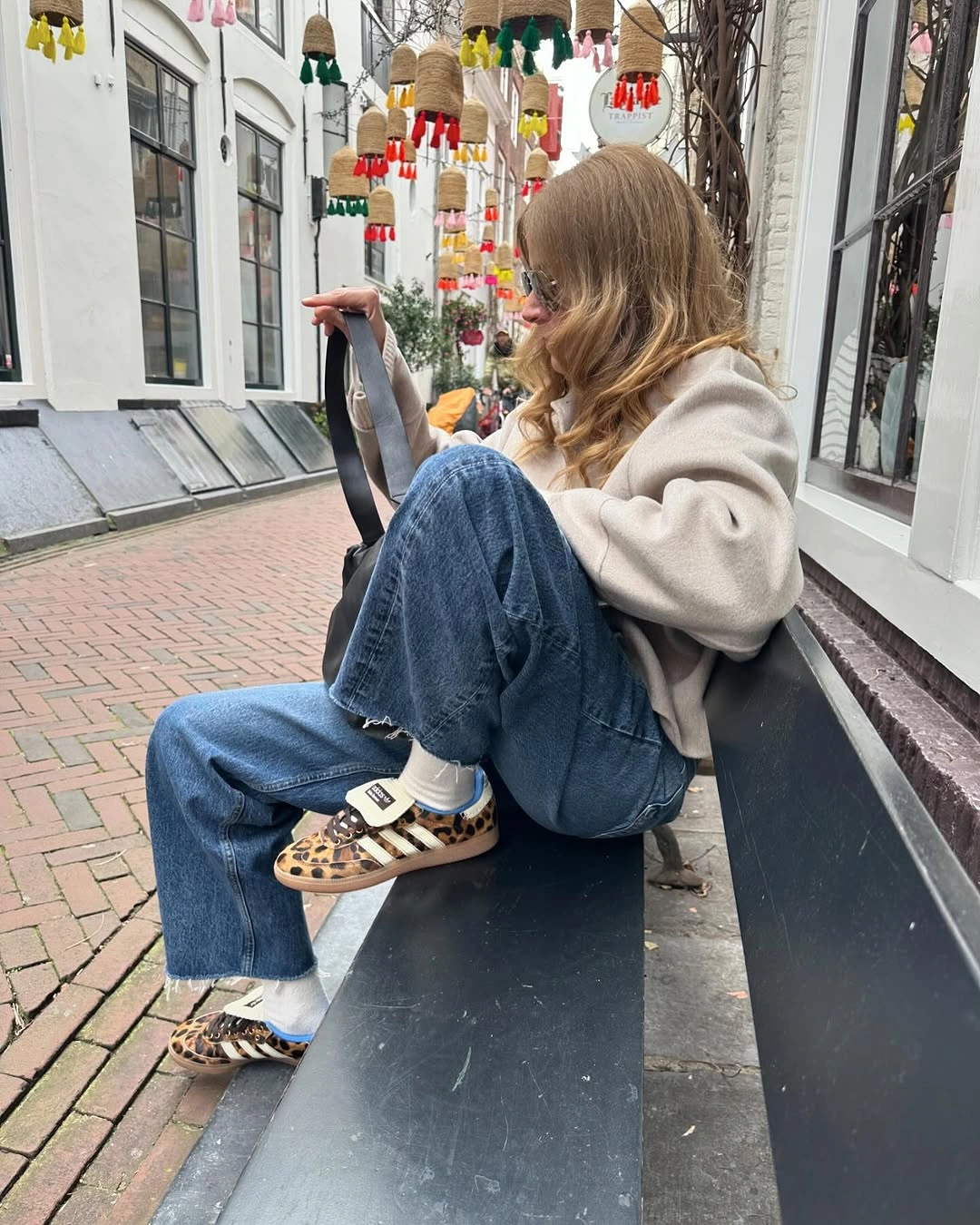 what are the best fall outfits for casual days? Relaxed Denim and Statement Sneakers for Weekend Wandering