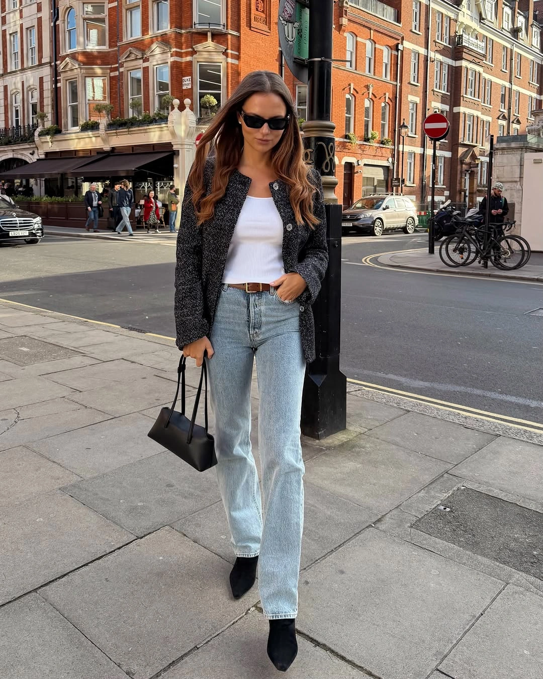 what are the best fall outfits for casual days? Effortless City Style with Light-Wash Denim and a Textured Jacket