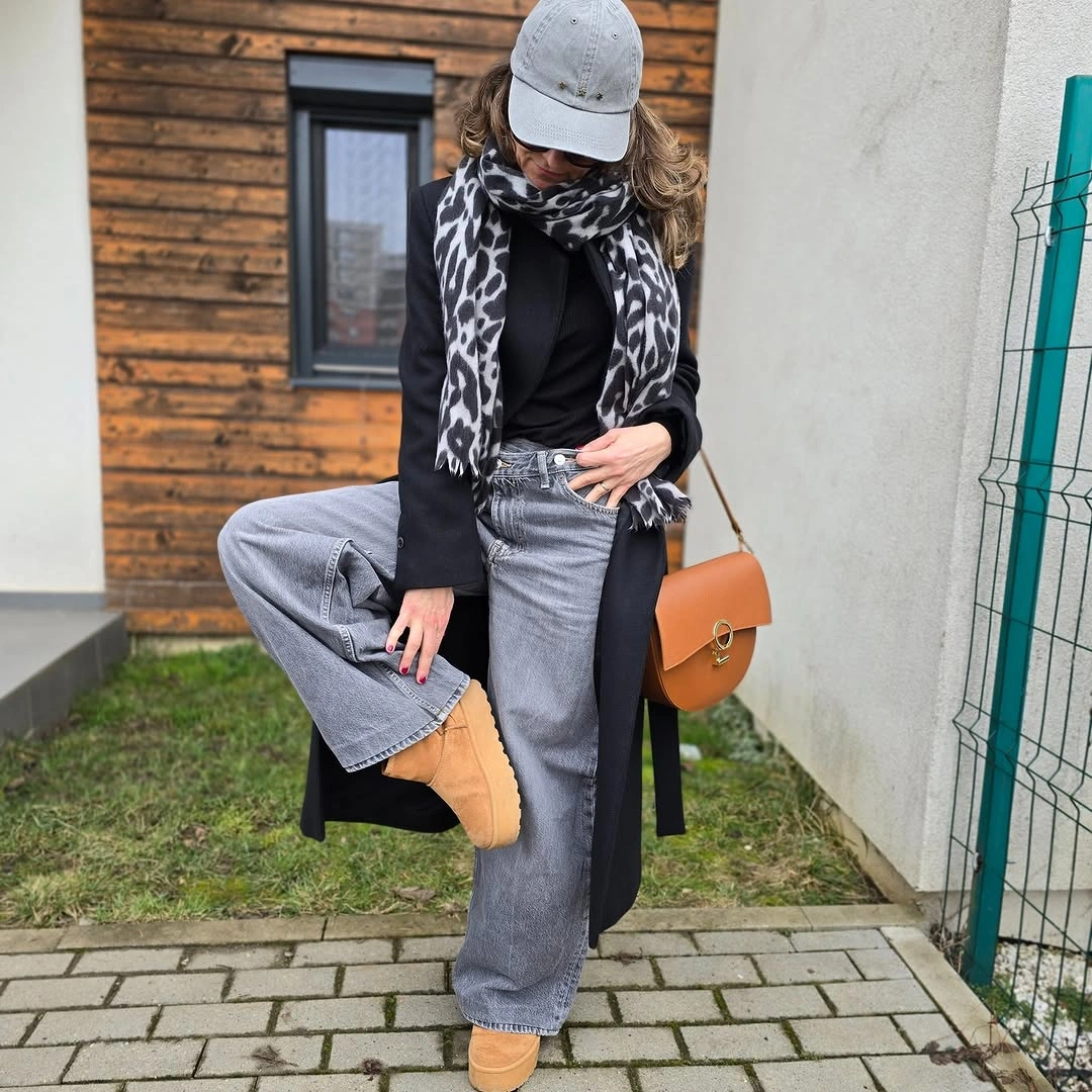 wide leg jeans outfit fall 2026 Gray Denim With Statement Accessories for Modern Fall Style