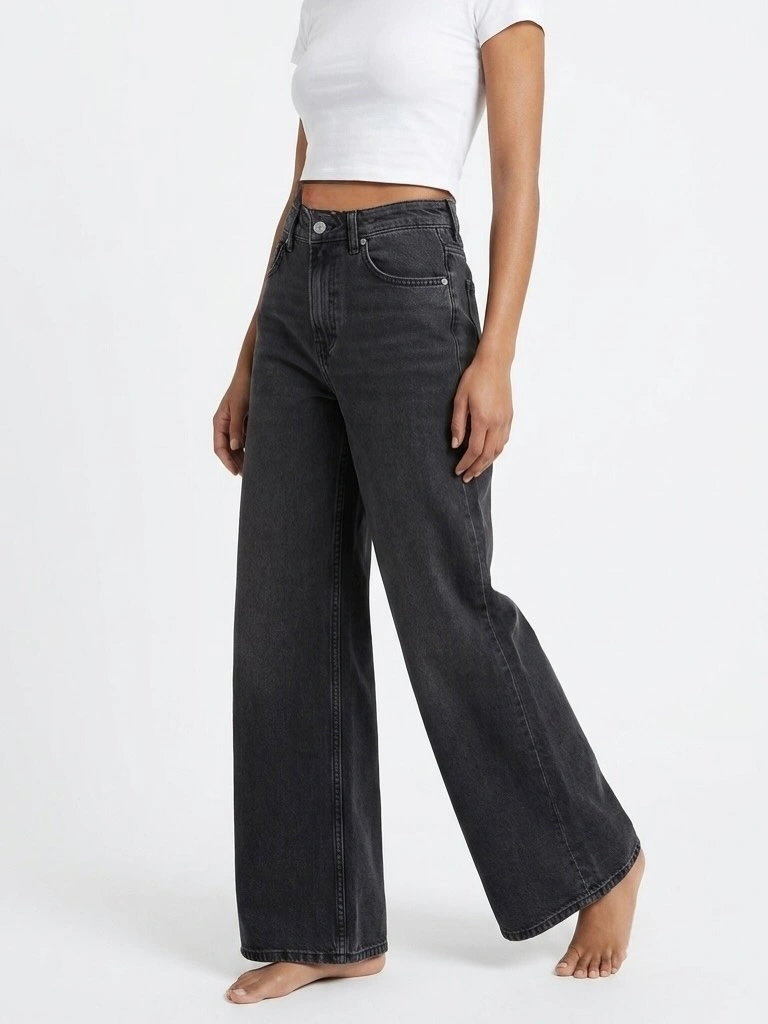 wide leg jeans outfit fall 2026 Minimalist Black Denim That Belongs in Every Fall Wardrobe