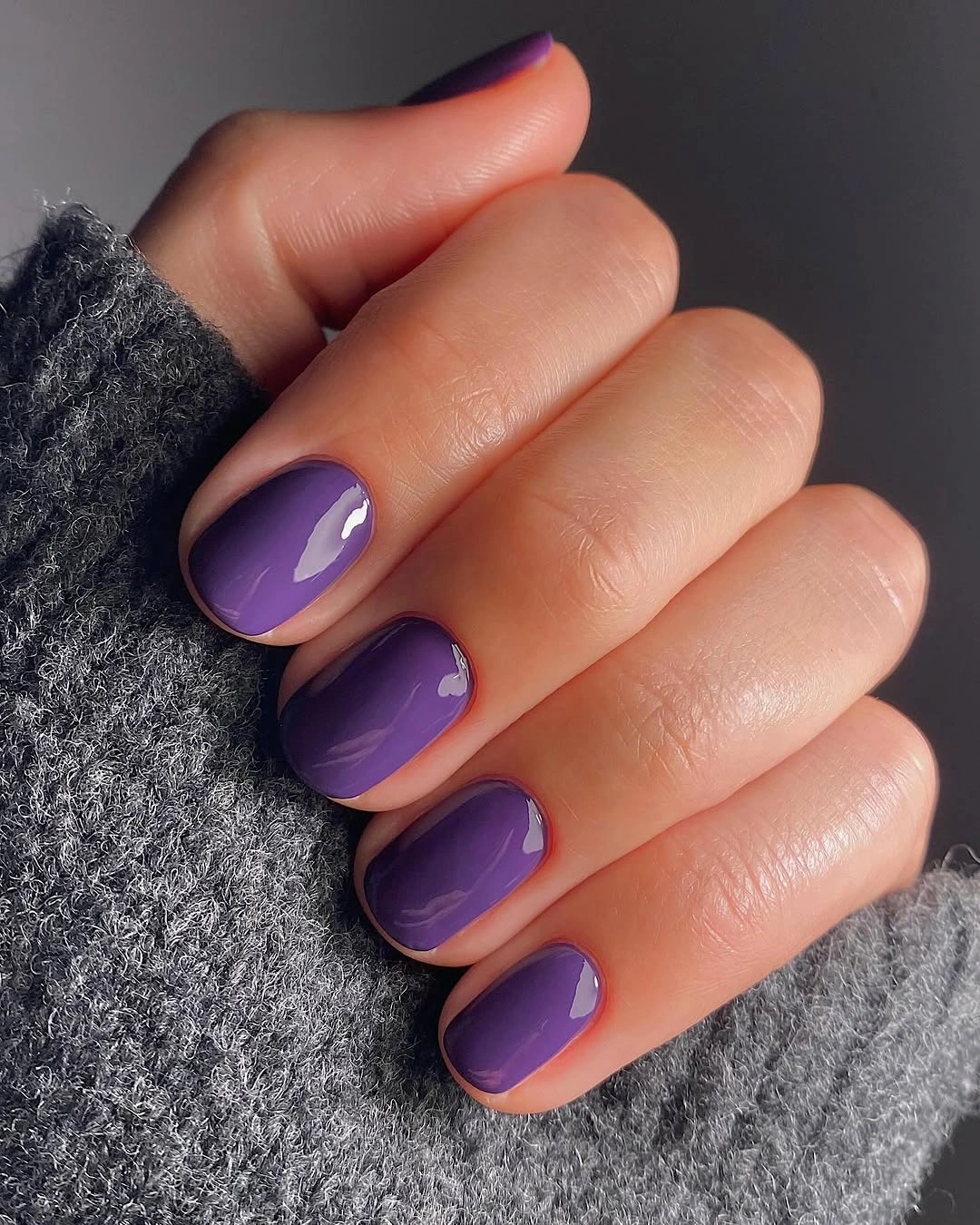 Short glossy deep purple rounded-square fall nails