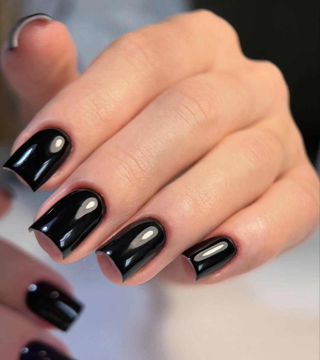 Short square nails in reflective glossy black