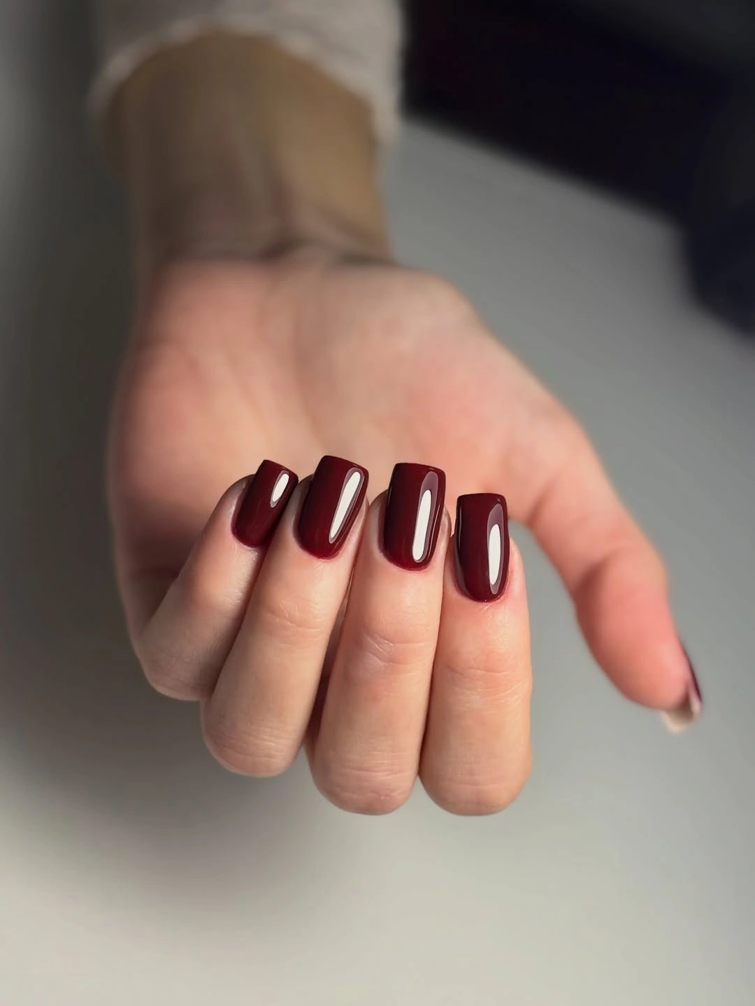 Glossy burgundy short square fall nails